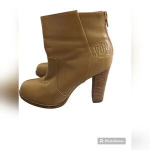 Von Dutch circa 90's boots
